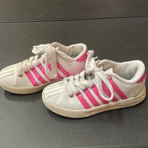 White, tie up sneakers with glittery pink stripes